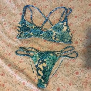 Frankie’s bikinis set